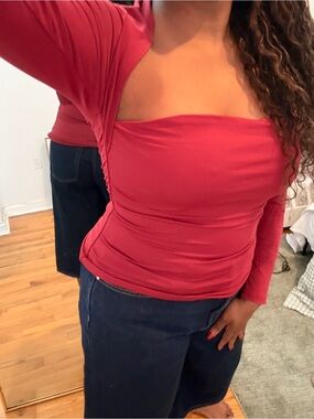Aritzia Contour Flourish LongSleeve Top